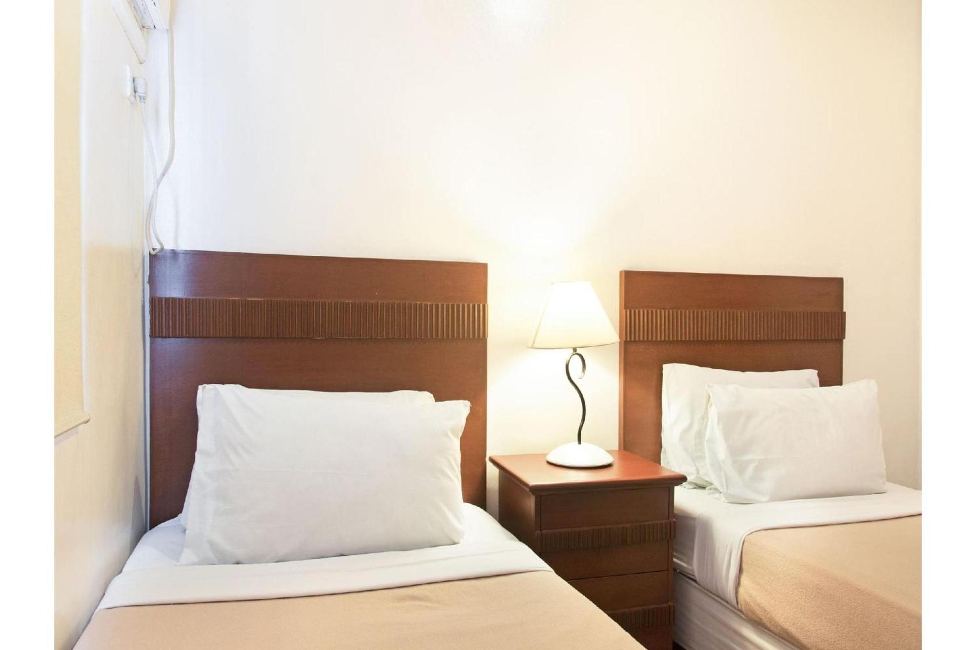 סן פדרו מקאטי Townhouse Oak Avitel Hotel Near Osmena Highway, Pnr Pasay Station, Metro Manila מראה חיצוני תמונה